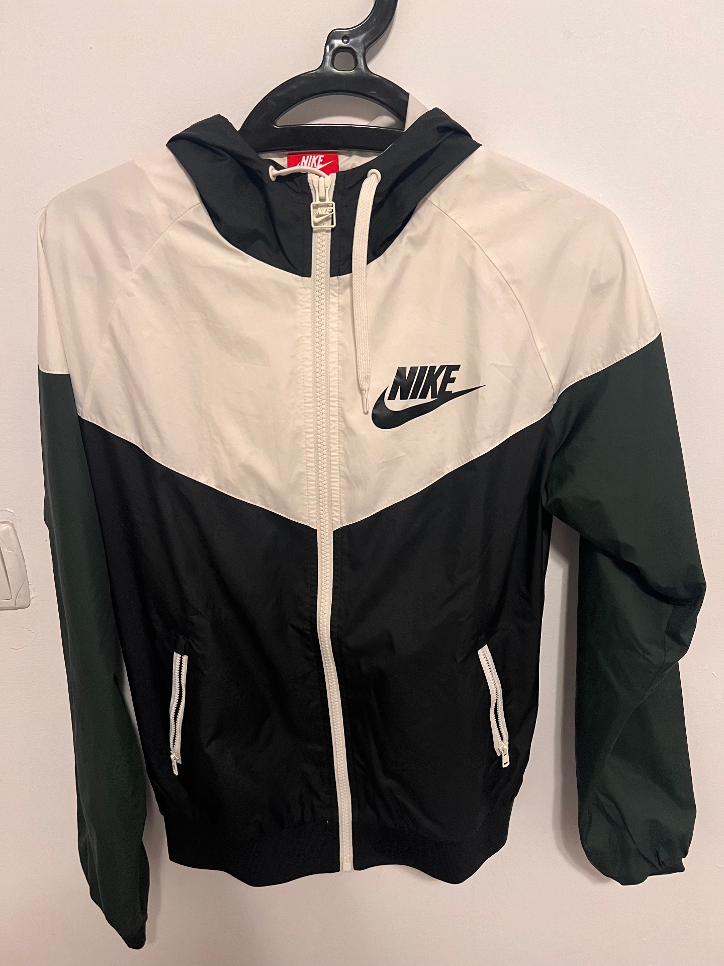 מעיל רוח נייקי Nike - נייקי יד שנייה בנמיז - Nemyz