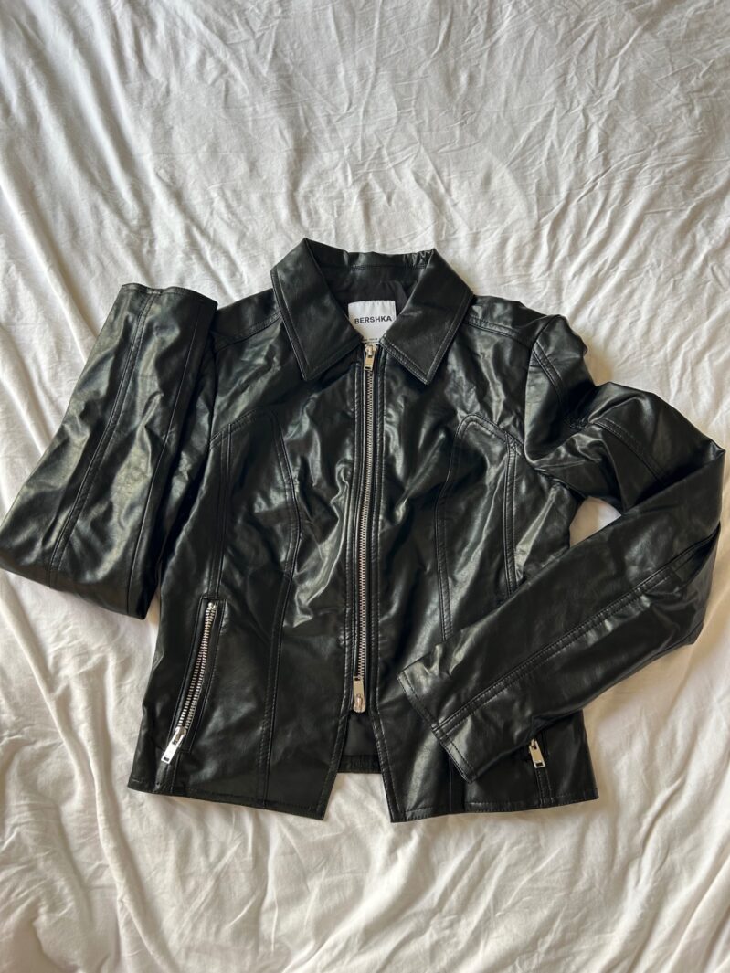 מעיל עור שחור ברשקה Bershka – ברשקה יד שנייה בנמיז - Nemyz
