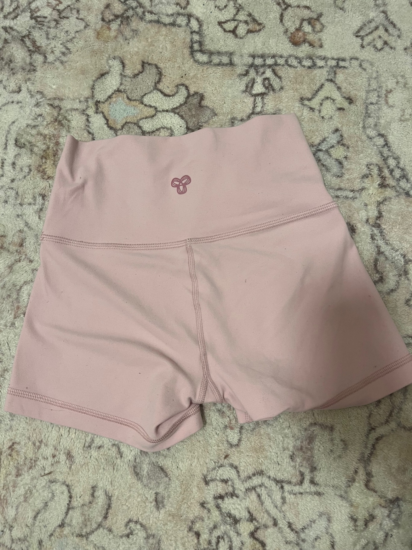 טייץ קצר xs אריטציה-Aritzia יד שנייה בנמיז - Nemyz