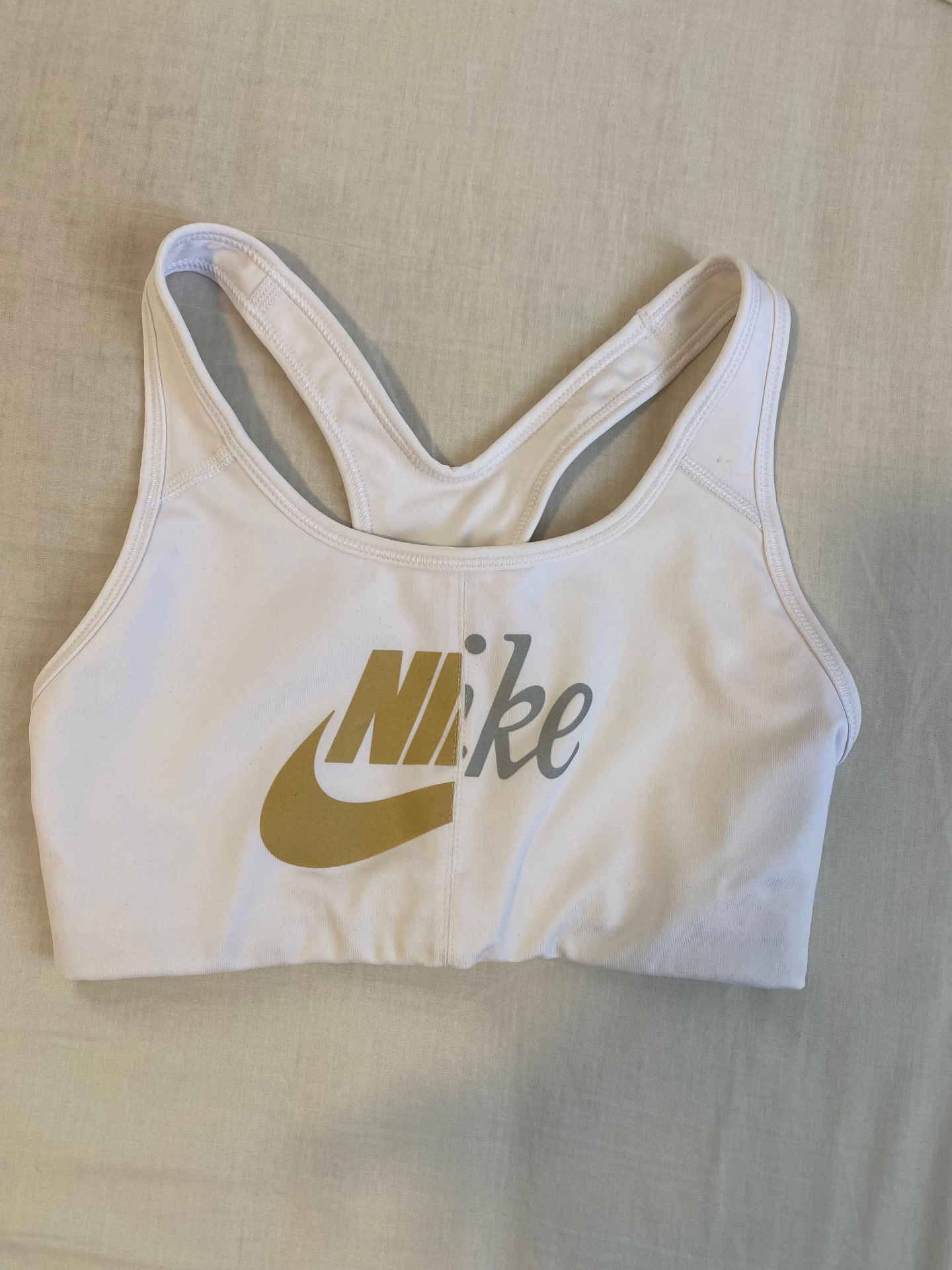 גוזיית ספורט נייק Nike - נייקי יד שנייה בנמיז - Nemyz