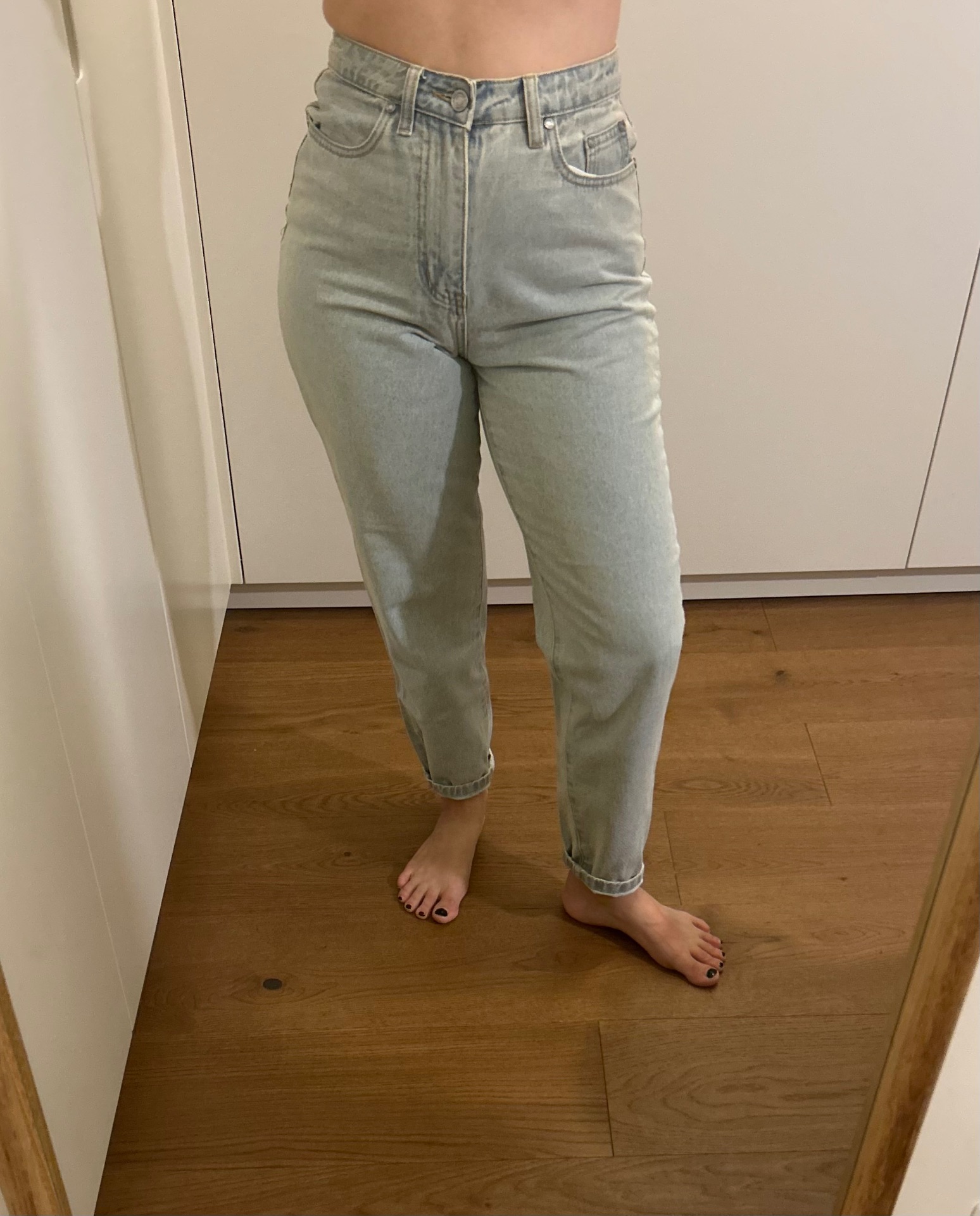 גינס גזרת Mom בהיר Missguided יד שנייה בנמיז - Nemyz