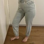 גינס גזרת Mom בהיר Missguided יד שנייה בנמיז - Nemyz