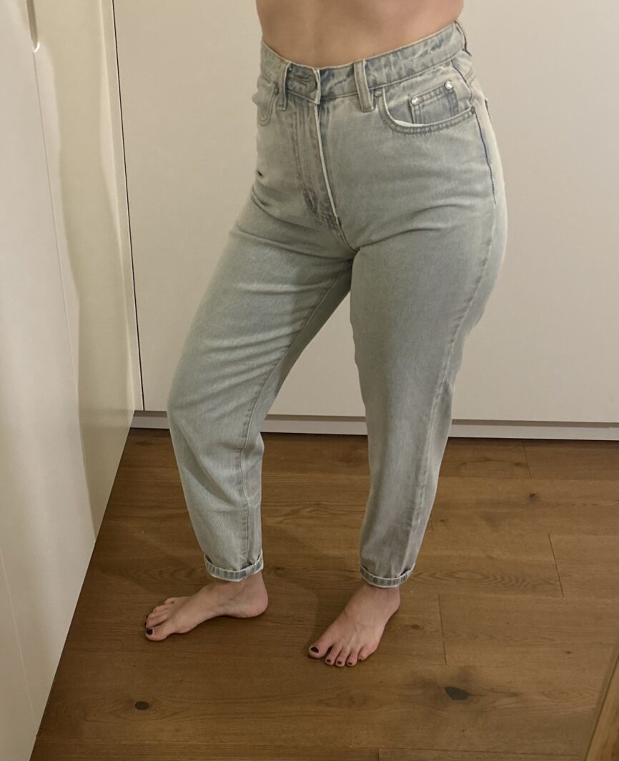 גינס גזרת Mom בהיר Missguided יד שנייה בנמיז - Nemyz