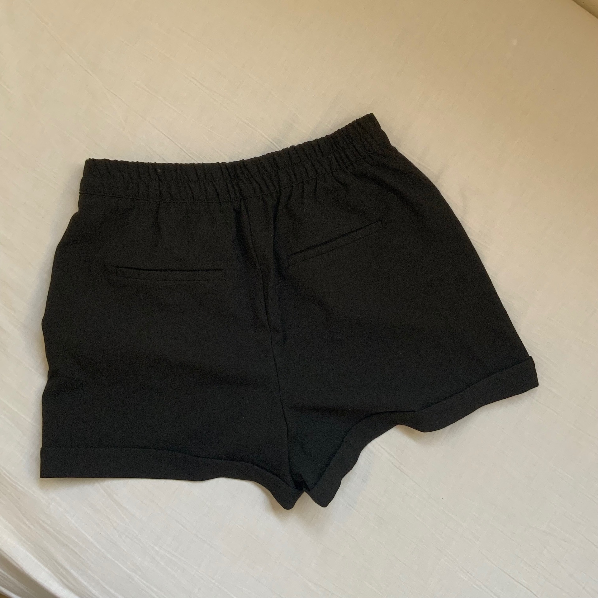 מכנסיים מחויטים Bershka – ברשקה יד שנייה בנמיז - Nemyz