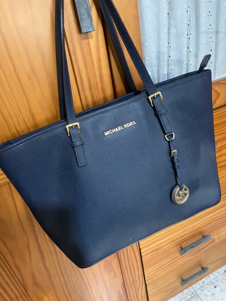 תיק כתף מייקל קורס מייקל קורס – Michael Kors יד שנייה בנמיז - Nemyz