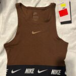 גופיה ספורט נייק חום Nike - נייקי יד שנייה בנמיז - Nemyz