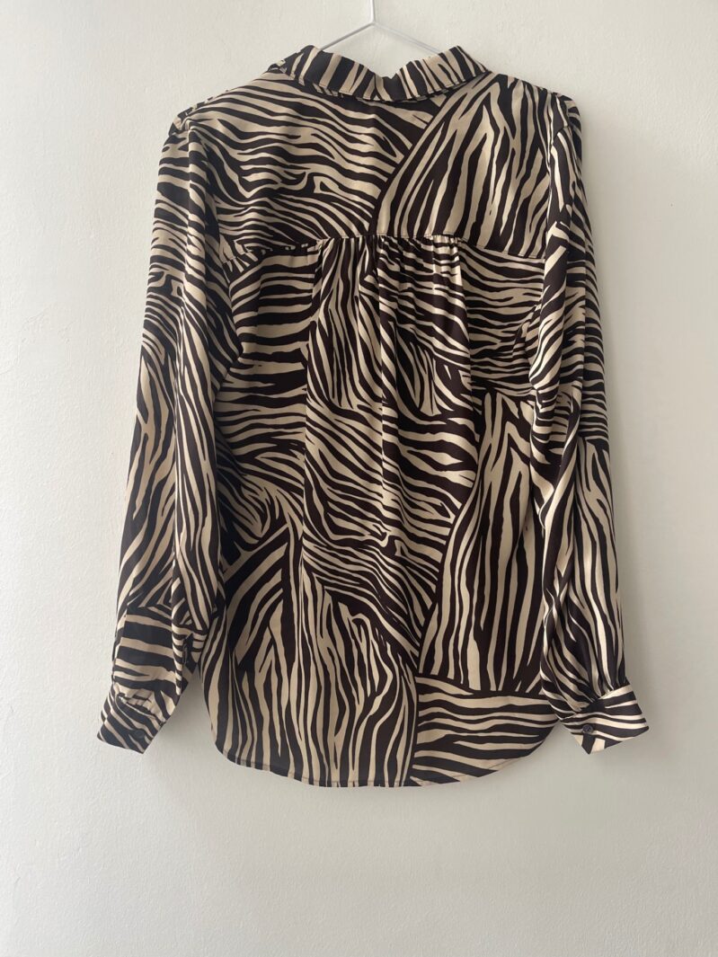 חולצה הדפס זברה H&M - אייץ' אנד אם יד שנייה בנמיז - Nemyz