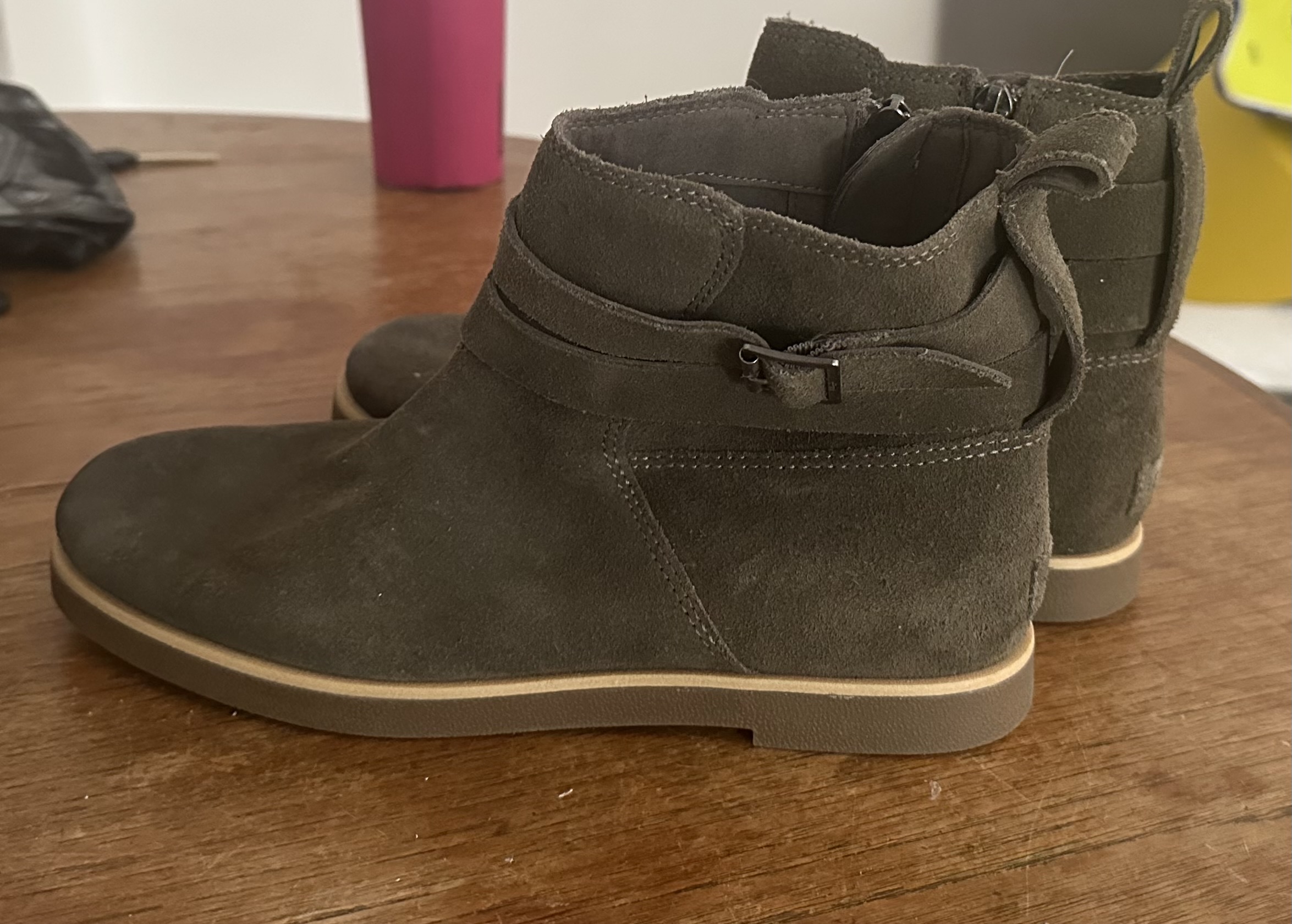 מגפונים ugg UGG - אג יד שנייה בנמיז - Nemyz