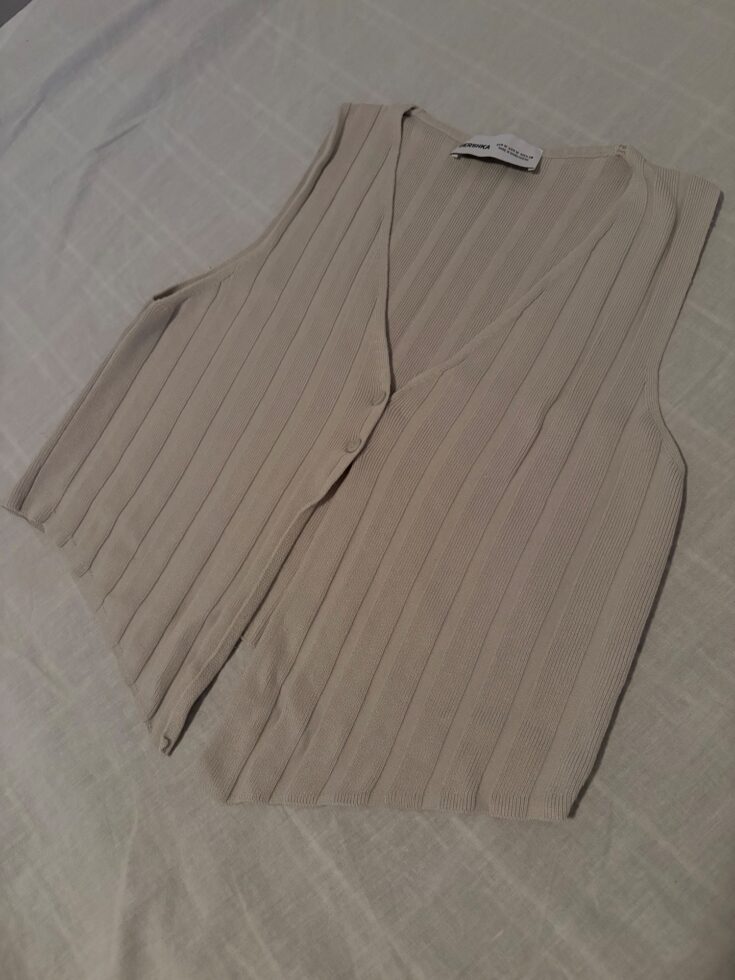 טופ בז׳ ברשקה Bershka – ברשקה יד שנייה בנמיז - Nemyz