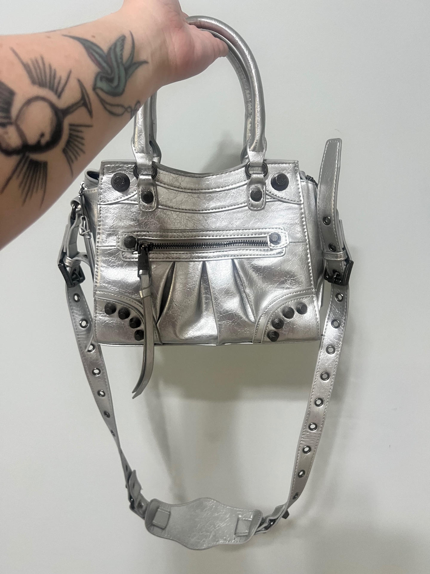 תיק כסוף של סטיב מדן Steve Madden- סטיב מאדן יד שנייה בנמיז - Nemyz