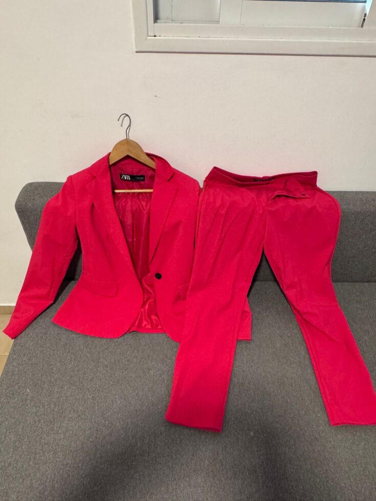 Fucsia suit Zara - זארה יד שנייה בנמיז - Nemyz