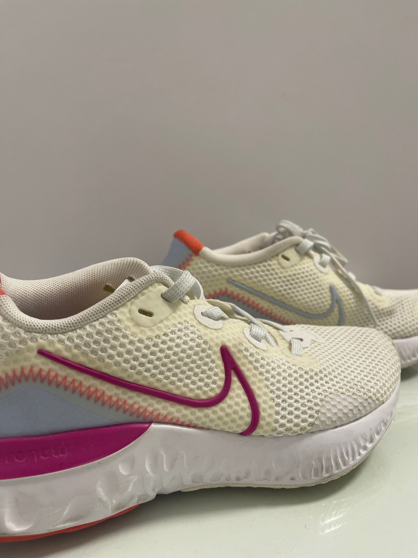 נעלי ספורט נייק Nike - נייקי יד שנייה בנמיז - Nemyz