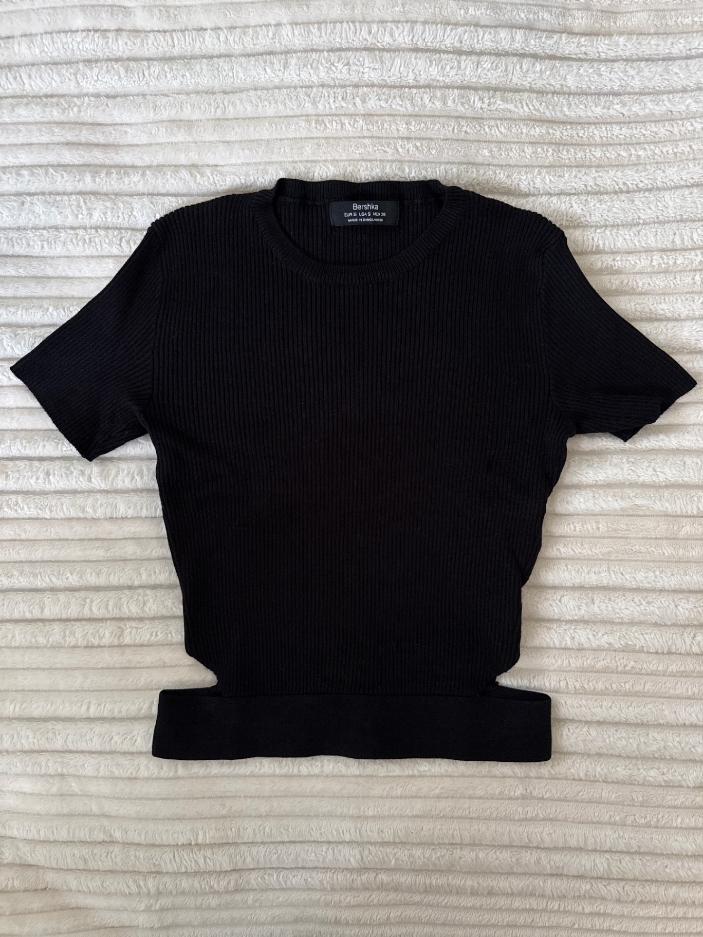 חולצה שחורה Bershka Bershka – ברשקה יד שנייה בנמיז - Nemyz