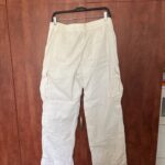 דגמ״ח בצבע לבן H&M - אייץ' אנד אם יד שנייה בנמיז - Nemyz