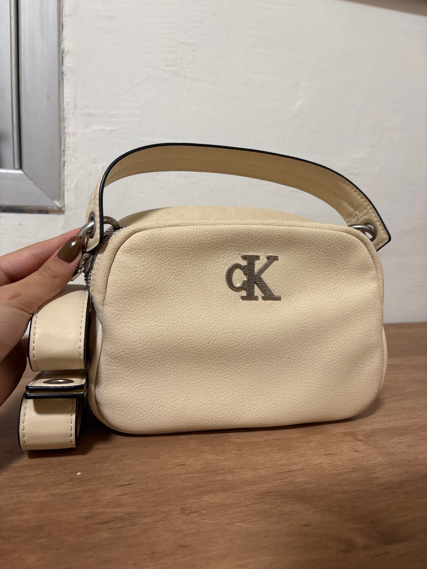 תיק Calvin klein Calvin Klein – קלווין קליין יד שנייה בנמיז - Nemyz
