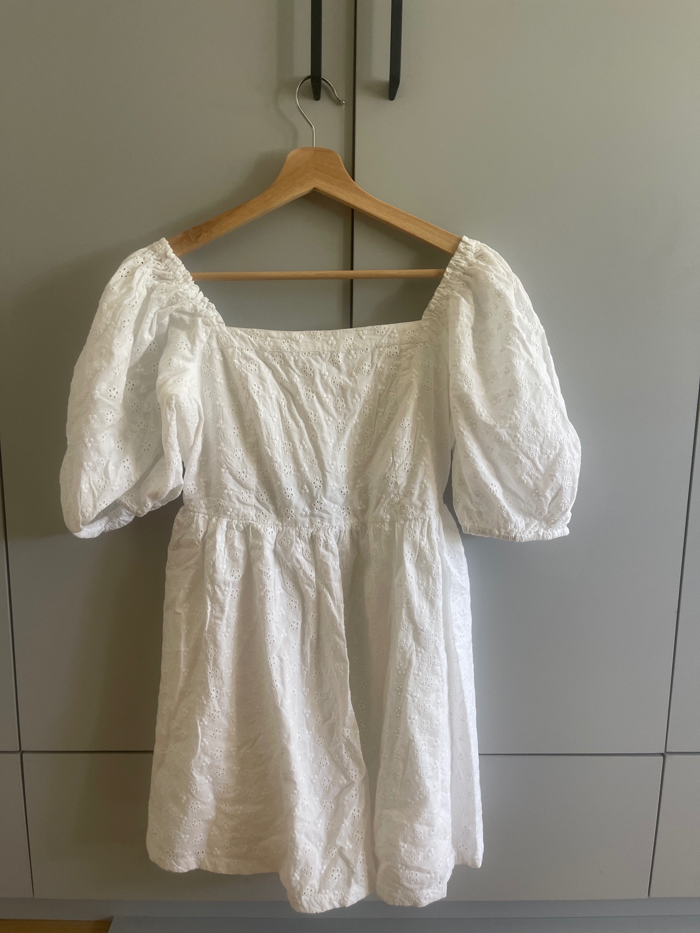 שמלה לבנה אמריקן איג American Eagle – אמריקן איגל יד שנייה בנמיז - Nemyz