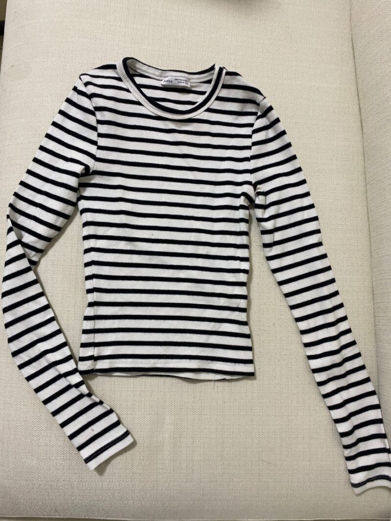 חולצת פסים שחור לבן Bershka – ברשקה יד שנייה בנמיז - Nemyz