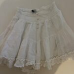 חצאית לבנה ארי American Eagle – אמריקן איגל יד שנייה בנמיז - Nemyz