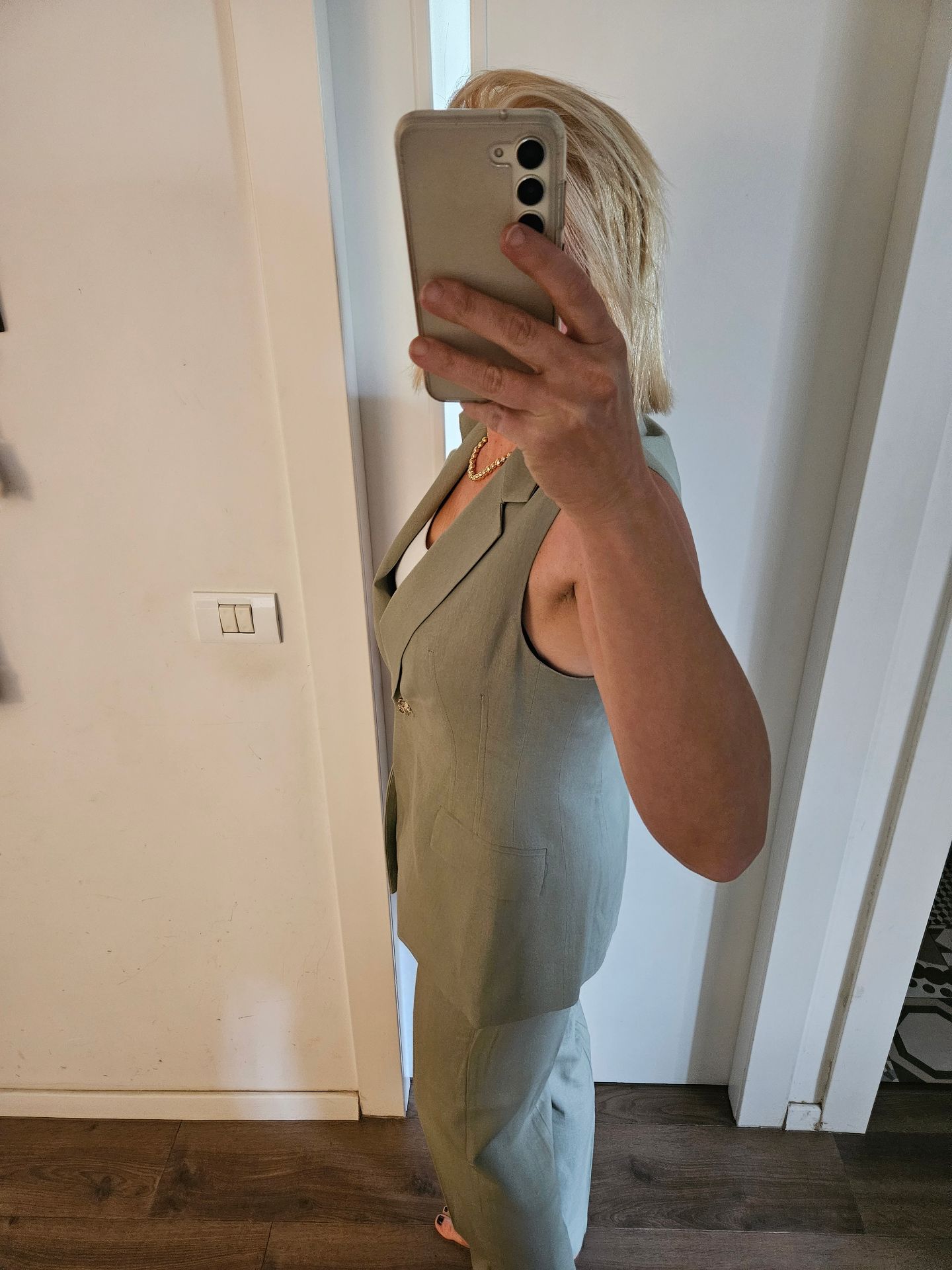 1000171053