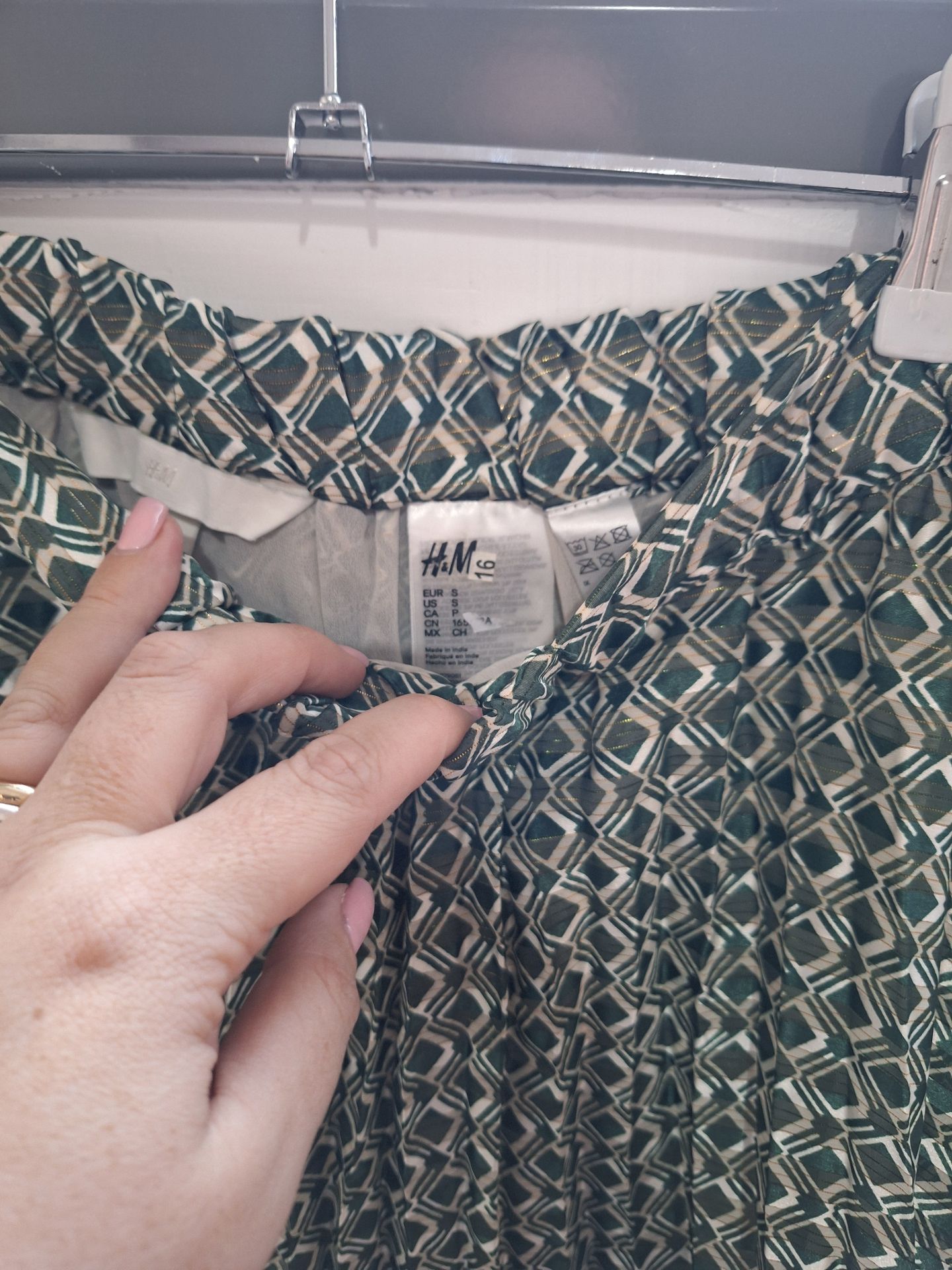 חצאית h&m H&M - אייץ' אנד אם יד שנייה בנמיז - Nemyz