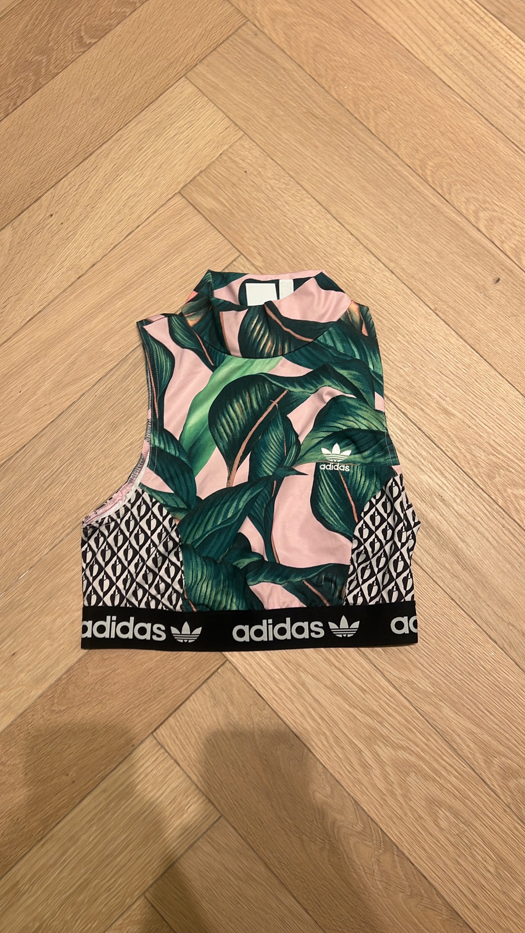 גופייה צבעונית Adidas – אדידס יד שנייה בנמיז - Nemyz