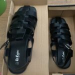 סנדלים חדשות!!שחורות Lee Cooper - לי קופר יד שנייה בנמיז - Nemyz