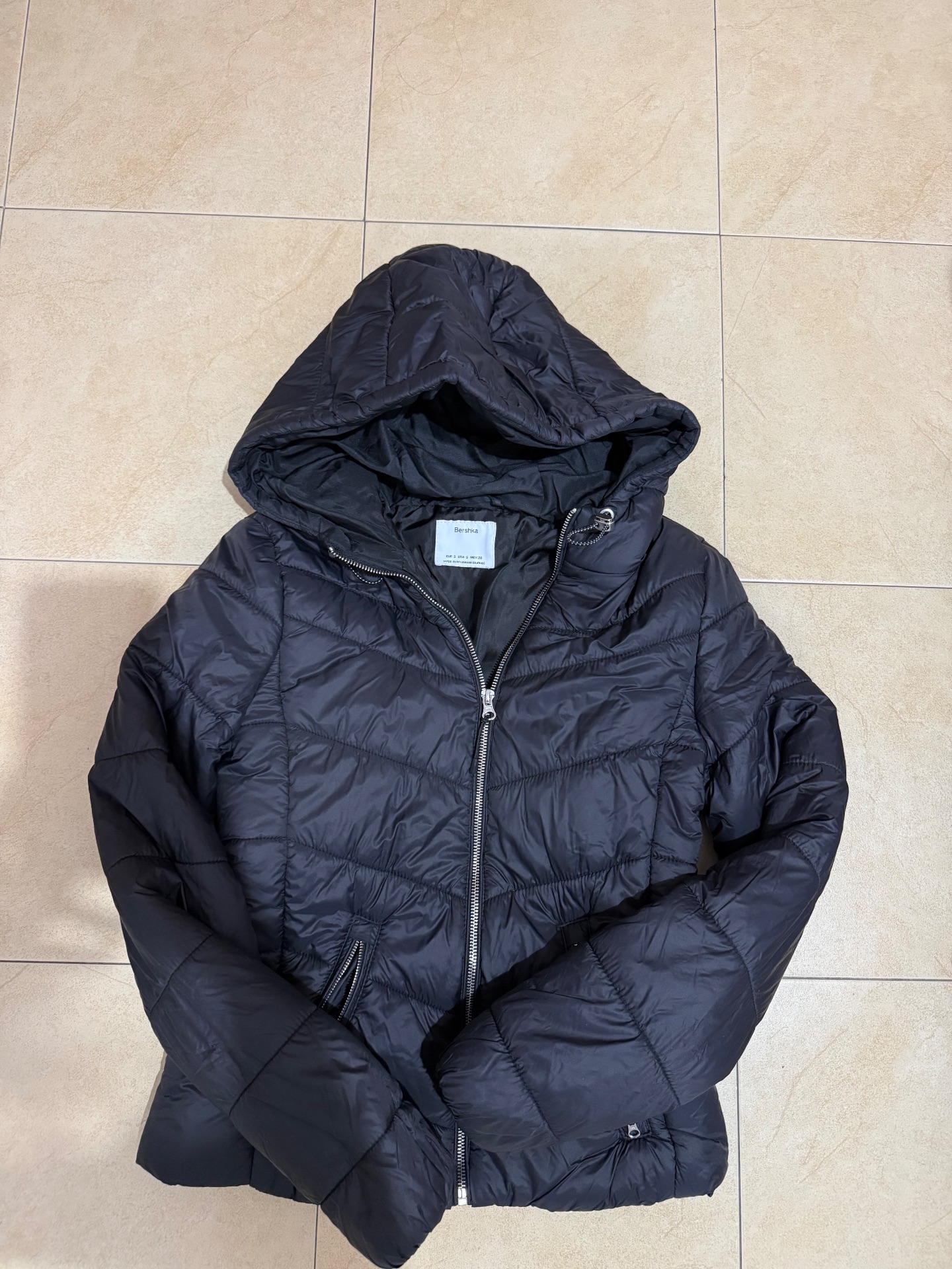 מעיל שחור ברשקה Bershka – ברשקה יד שנייה בנמיז - Nemyz