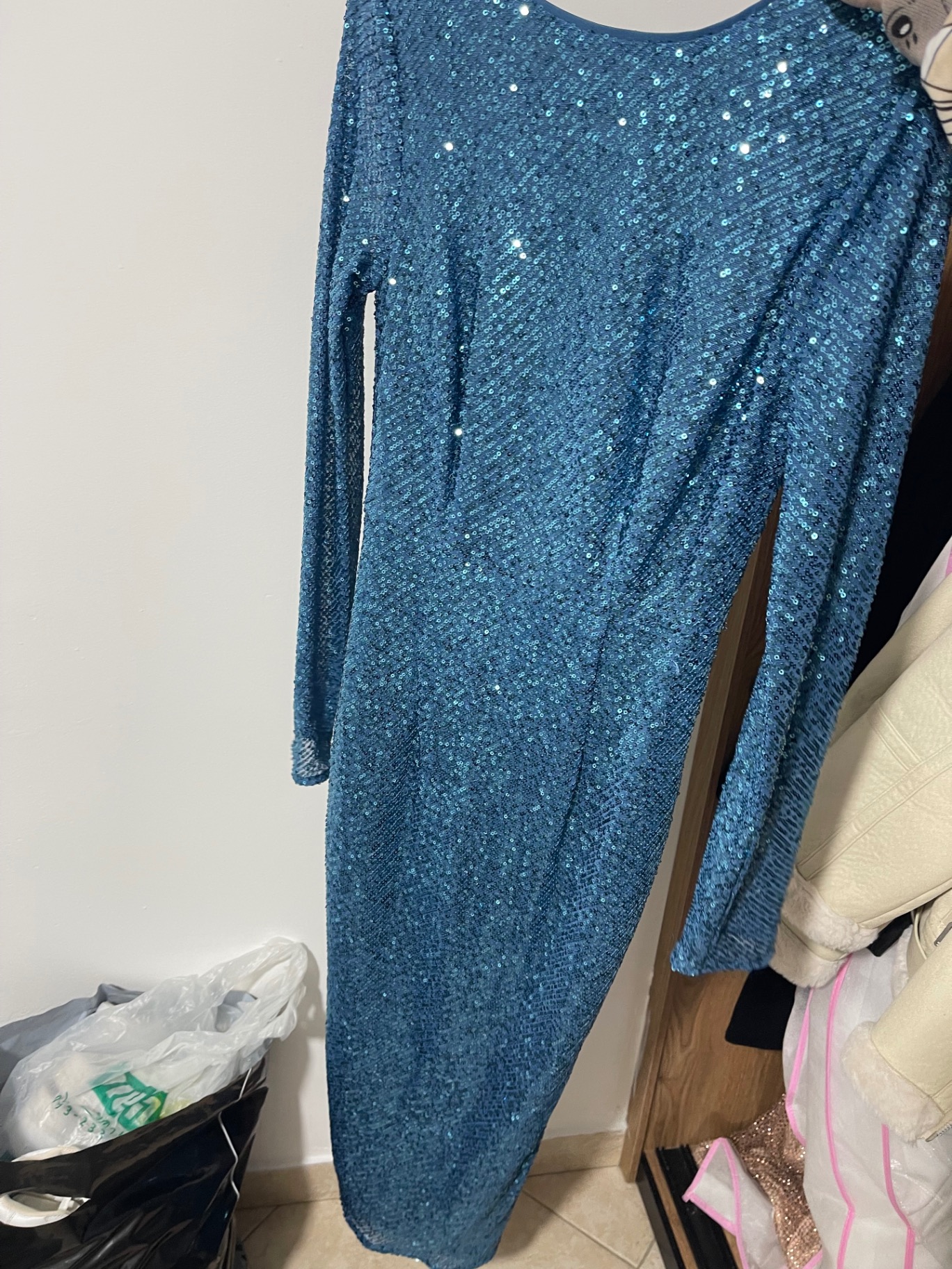 שמלה כחולה אסוס Asos – אסוס יד שנייה בנמיז - Nemyz