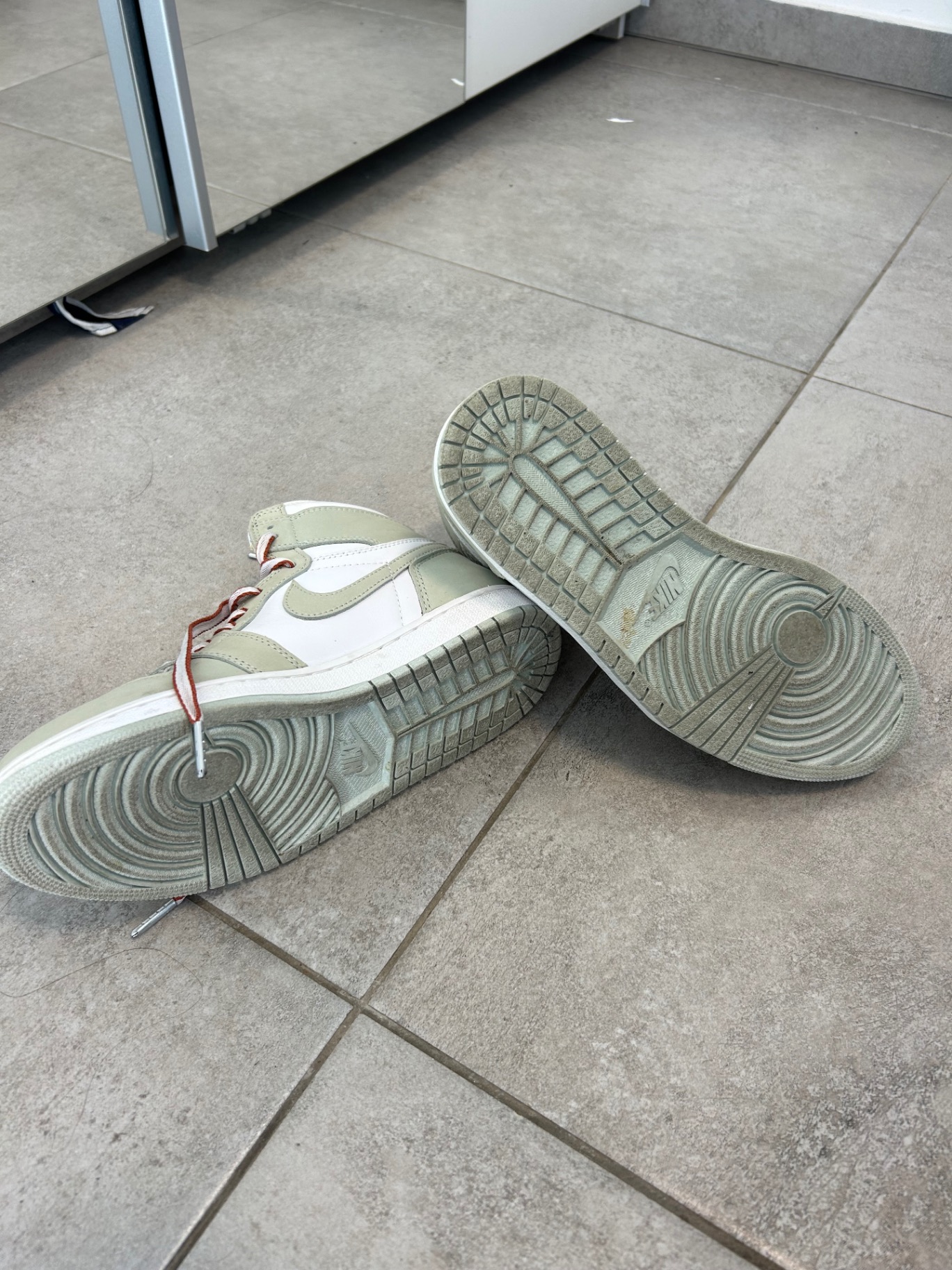 נעלי ג׳ורדן נייק Nike - נייקי יד שנייה בנמיז - Nemyz