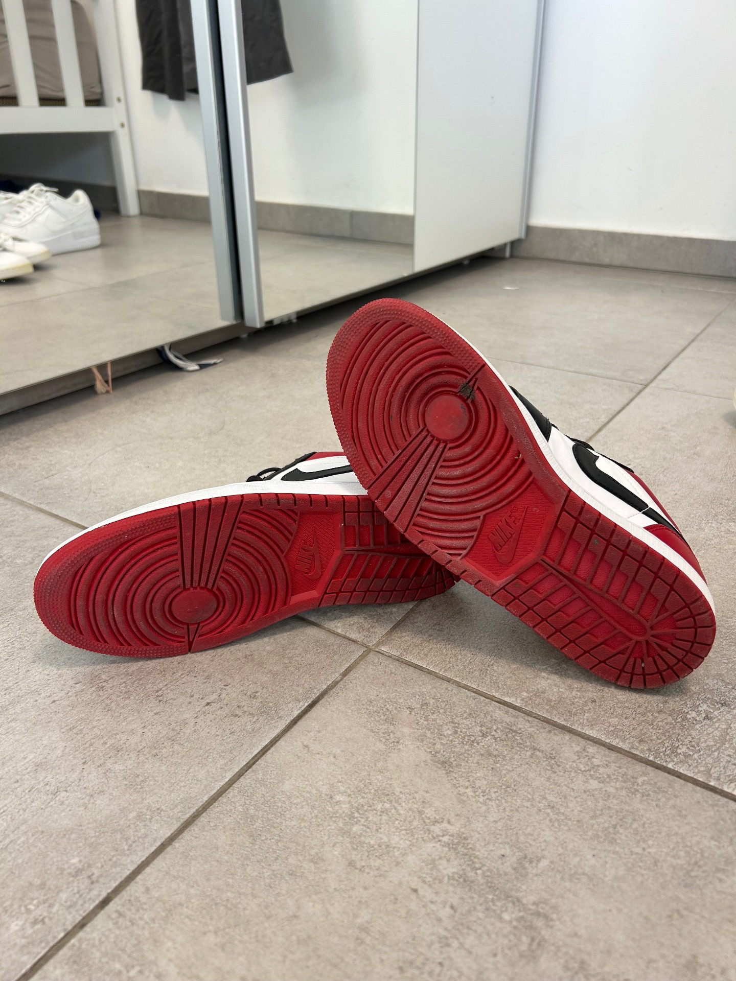נעלי ג׳ורדן נייק Nike - נייקי יד שנייה בנמיז - Nemyz