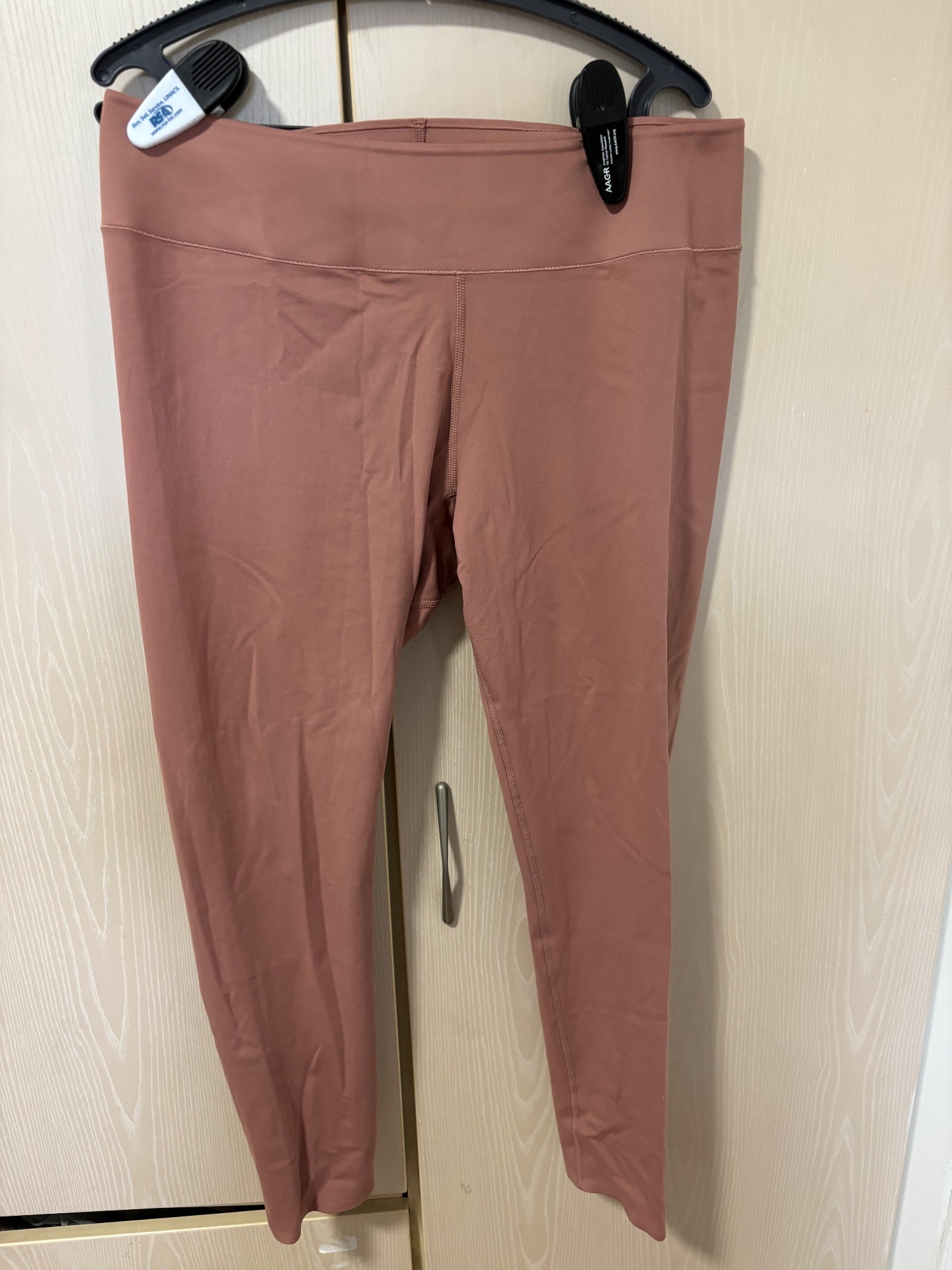 טייץ ורוד של יוניקלו יוניקלו – Uniqlo יד שנייה בנמיז - Nemyz
