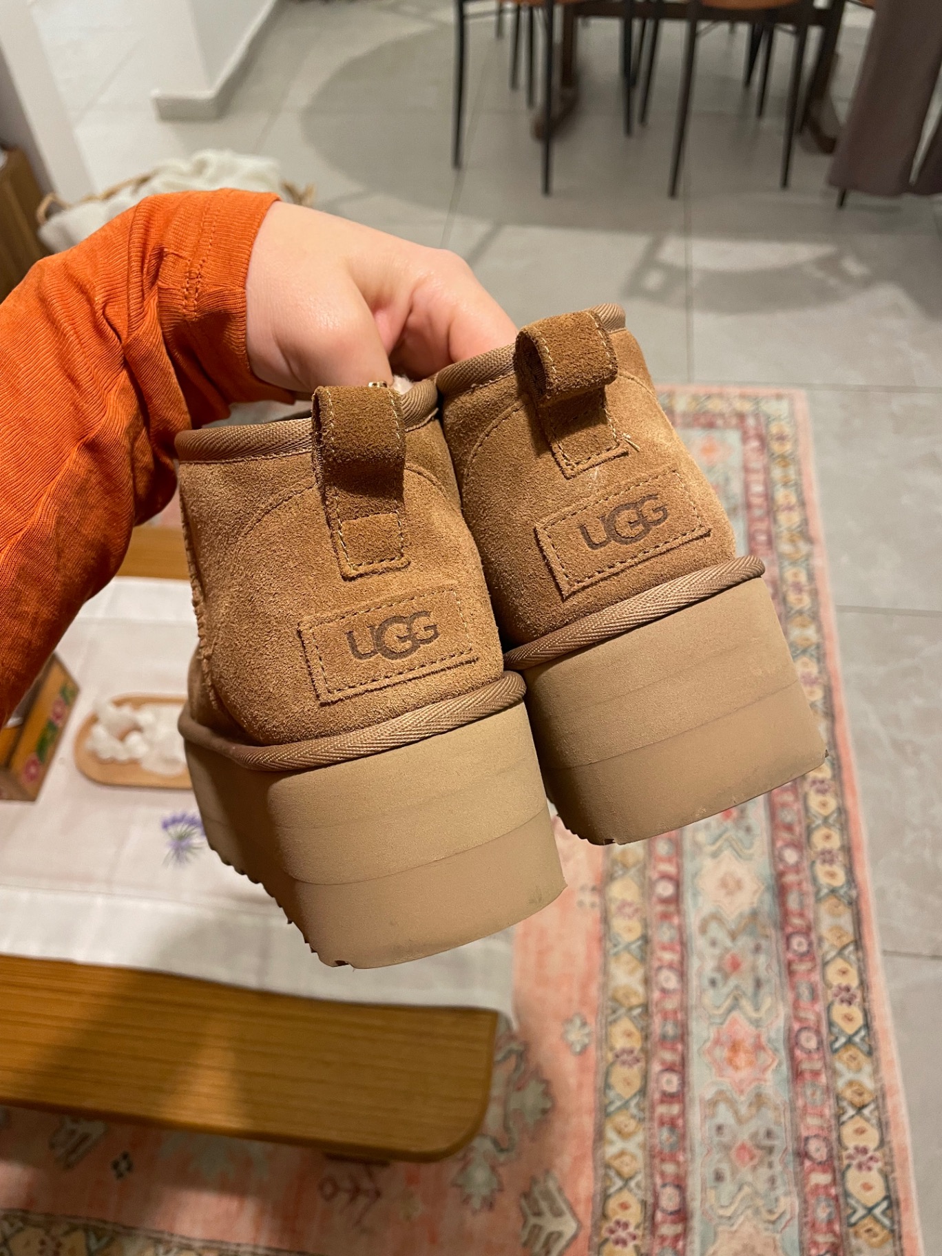 מגפי Ugg פלטפורמה UGG - אג יד שנייה בנמיז - Nemyz
