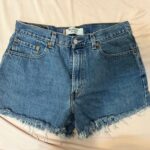 Levi’s ג׳ינס קצר Levi's - ליווייס יד שנייה בנמיז - Nemyz