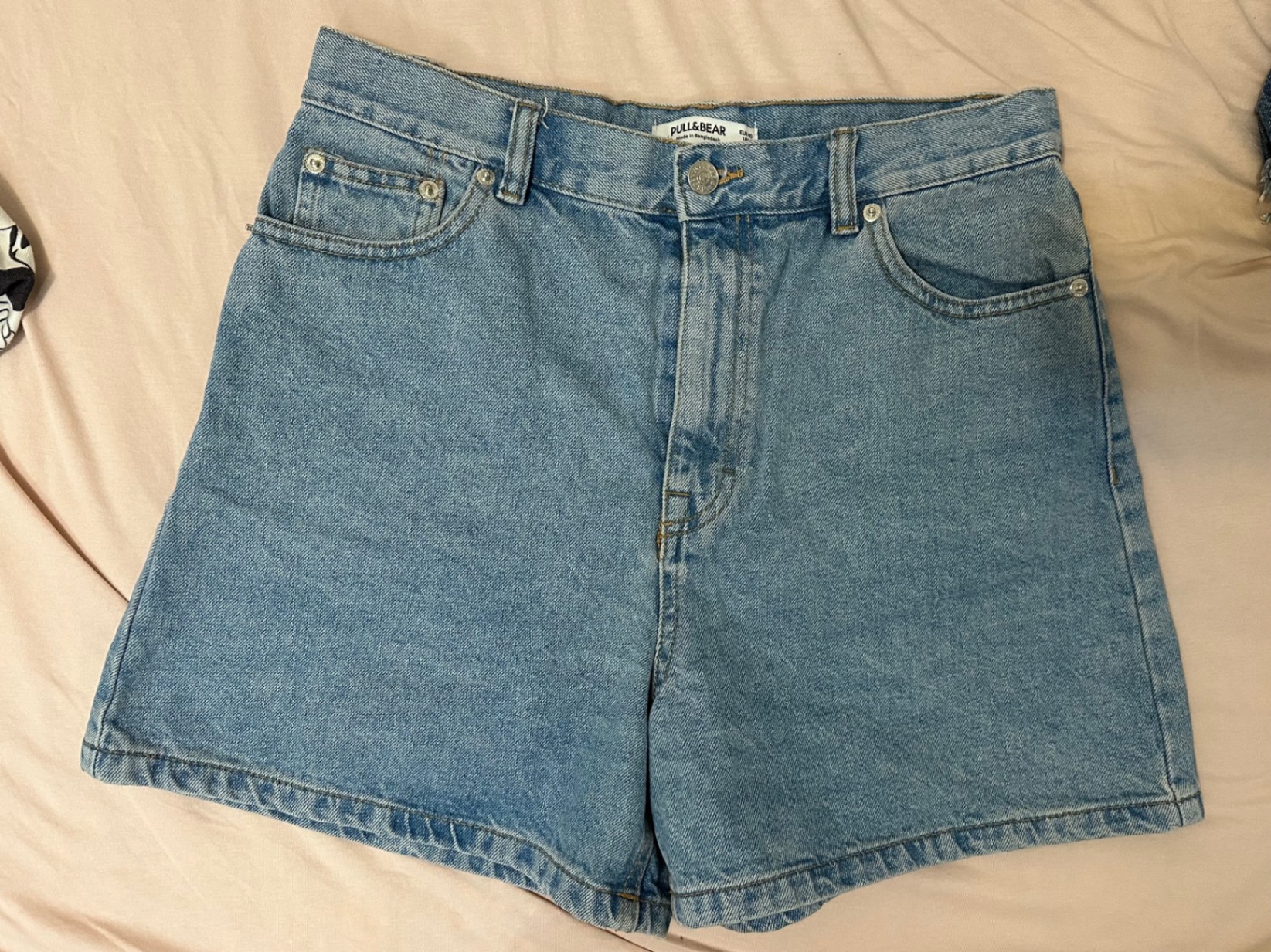 ג׳ינס קצר פול אנד בר Pull & Bear - פול אנד בר יד שנייה בנמיז - Nemyz