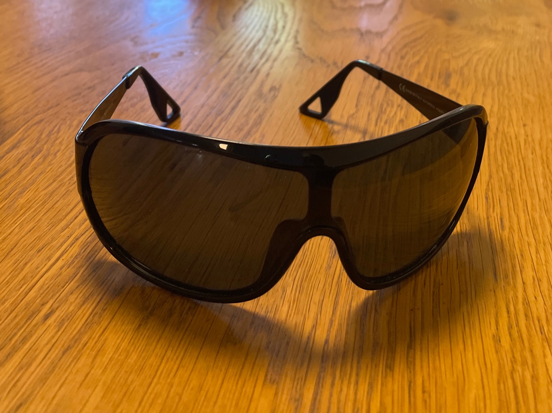 משקפי שמש מותגים Emporio Armani - אמפוריו ארמני יד שנייה בנמיז - Nemyz