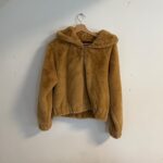 קפוצון פרווה ברשקה Bershka – ברשקה יד שנייה בנמיז - Nemyz