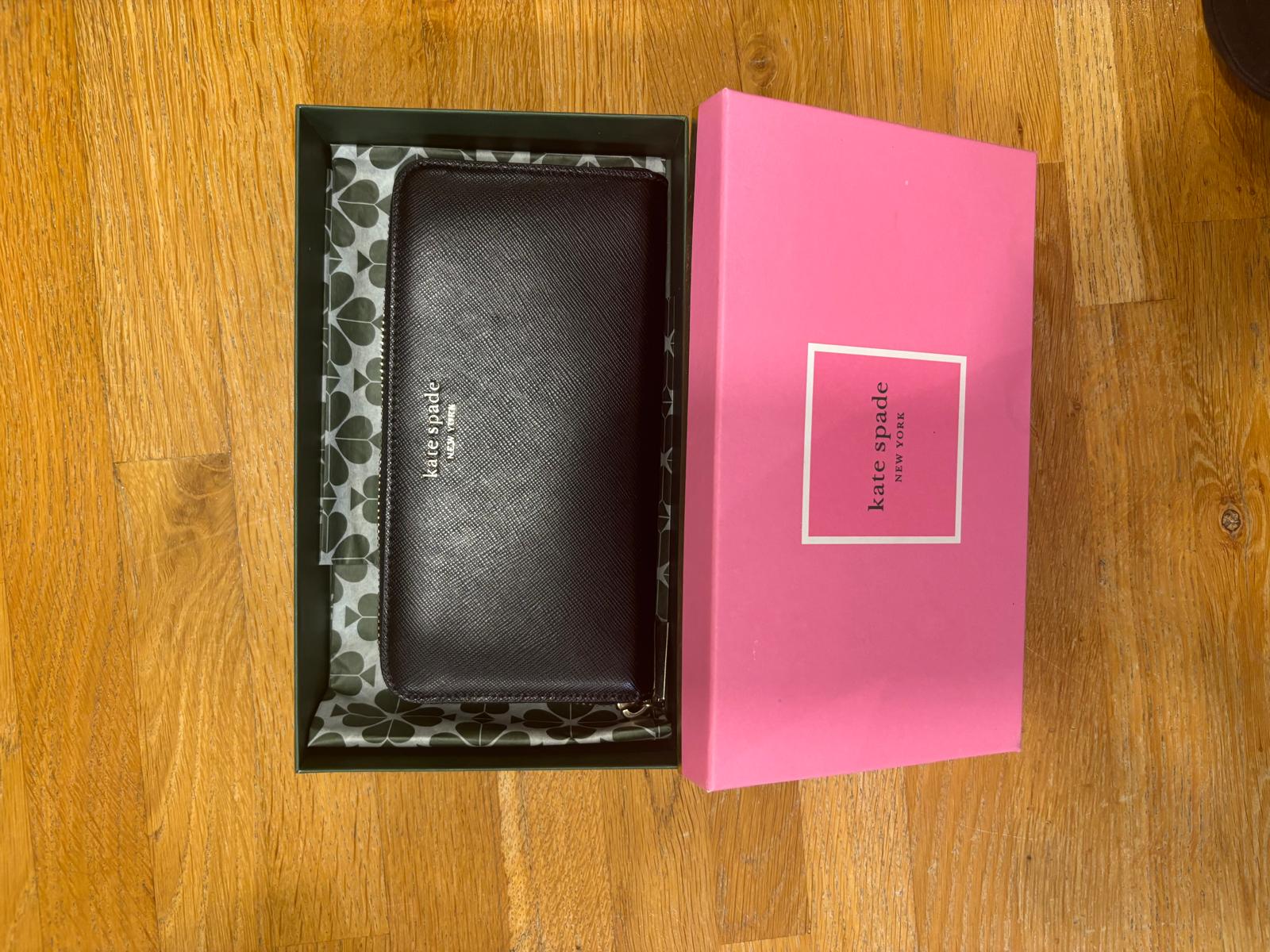 ארנק שחור Kate Spade Kate Spade – קייט ספייד​ יד שנייה בנמיז - Nemyz