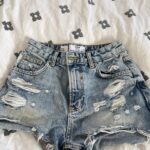 מכנסון גינס ברשקה Bershka – ברשקה יד שנייה בנמיז - Nemyz