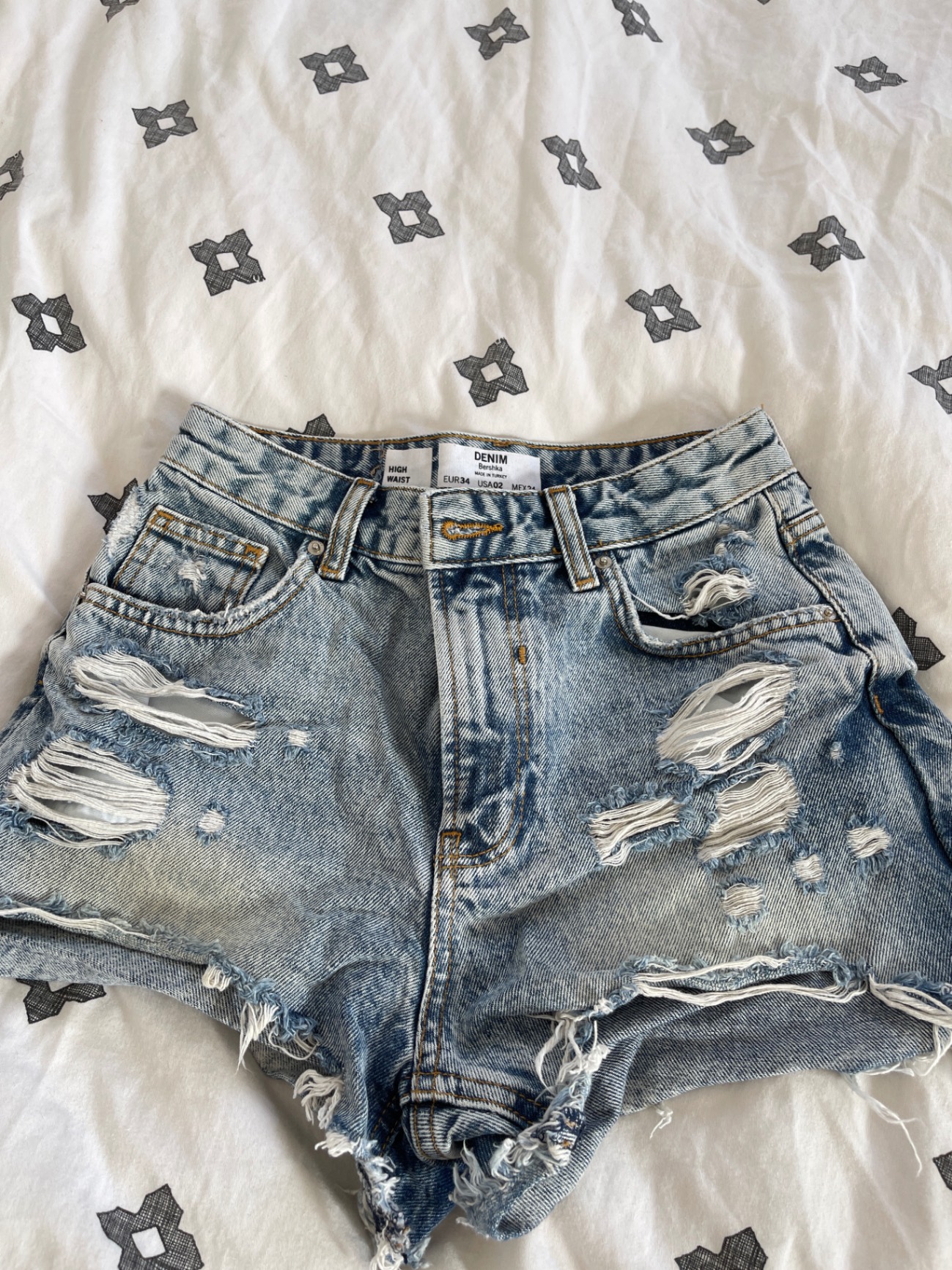 מכנסון גינס ברשקה Bershka – ברשקה יד שנייה בנמיז - Nemyz