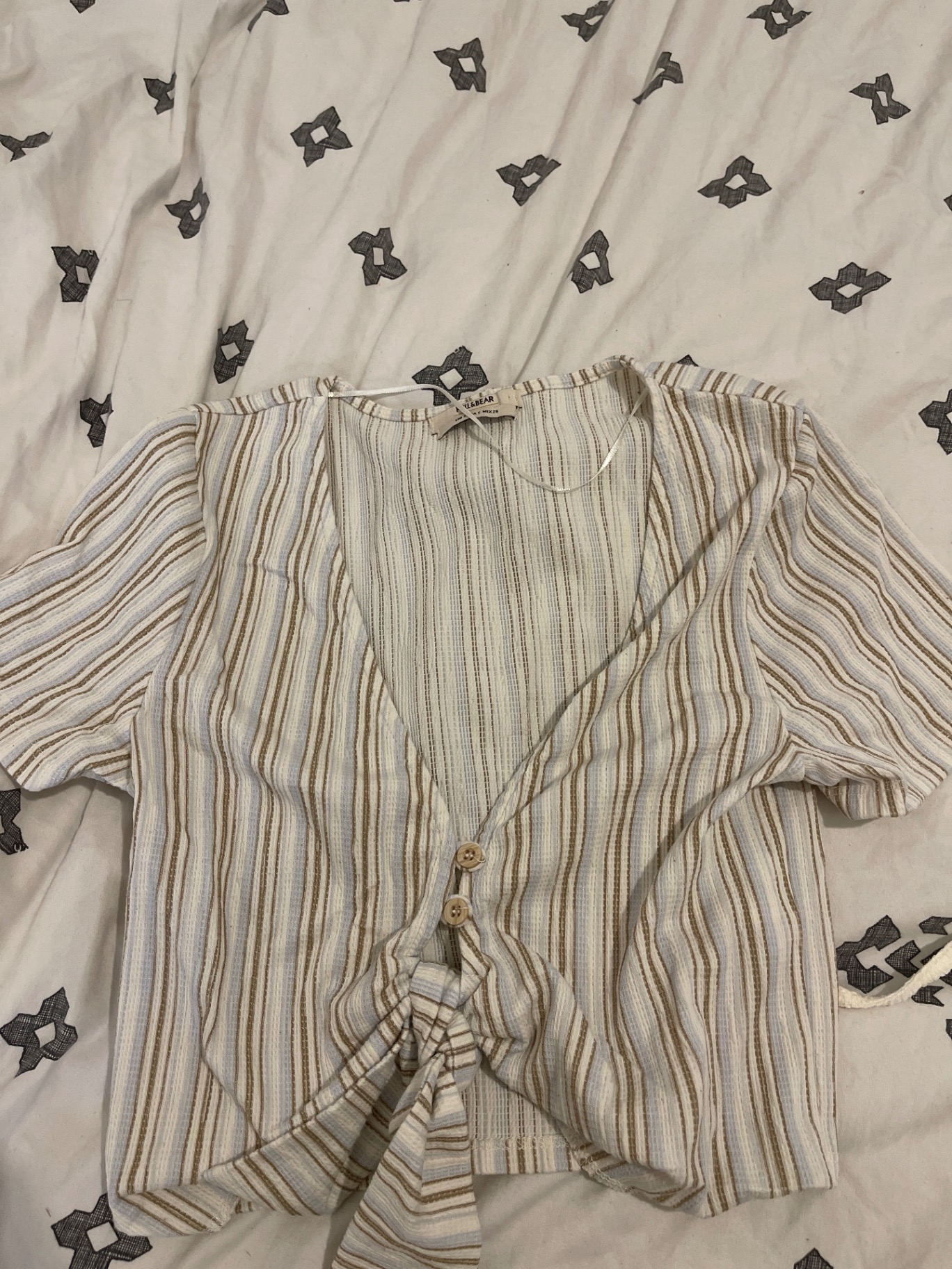 חולצת בטן כפתורים Pull & Bear - פול אנד בר יד שנייה בנמיז - Nemyz