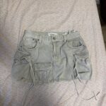 חצאית מיני מברשקה Bershka – ברשקה יד שנייה בנמיז - Nemyz