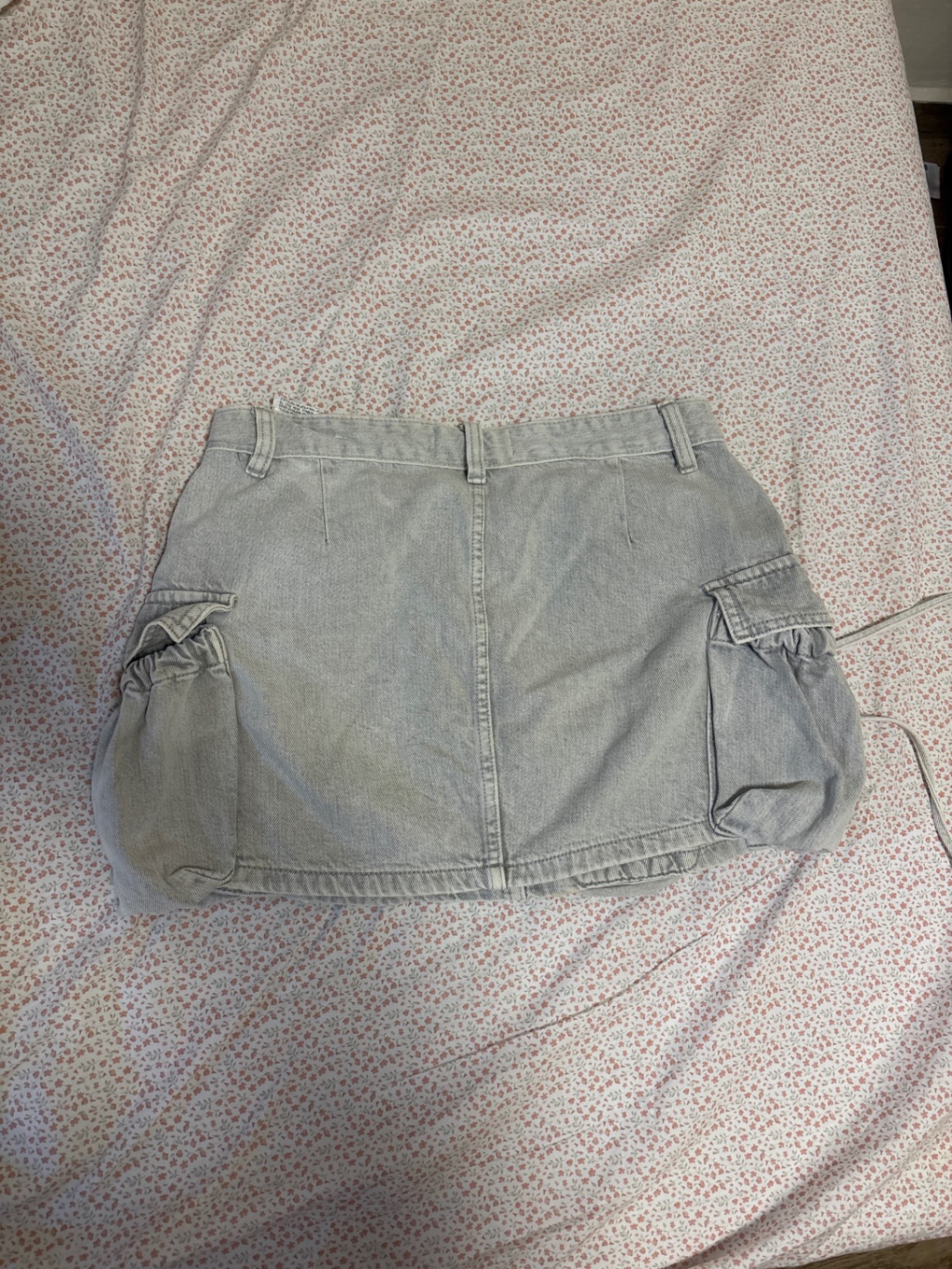 חצאית מיני מברשקה Bershka – ברשקה יד שנייה בנמיז - Nemyz