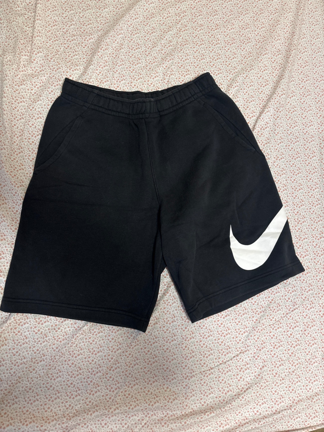 מכנס עד הברך מנייק Nike - נייקי יד שנייה בנמיז - Nemyz