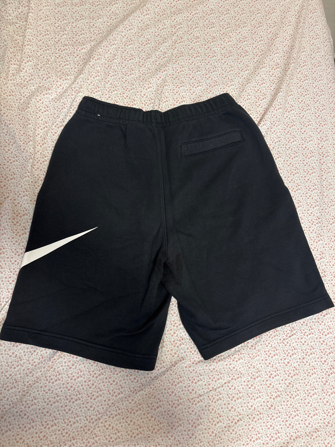מכנס עד הברך מנייק Nike - נייקי יד שנייה בנמיז - Nemyz