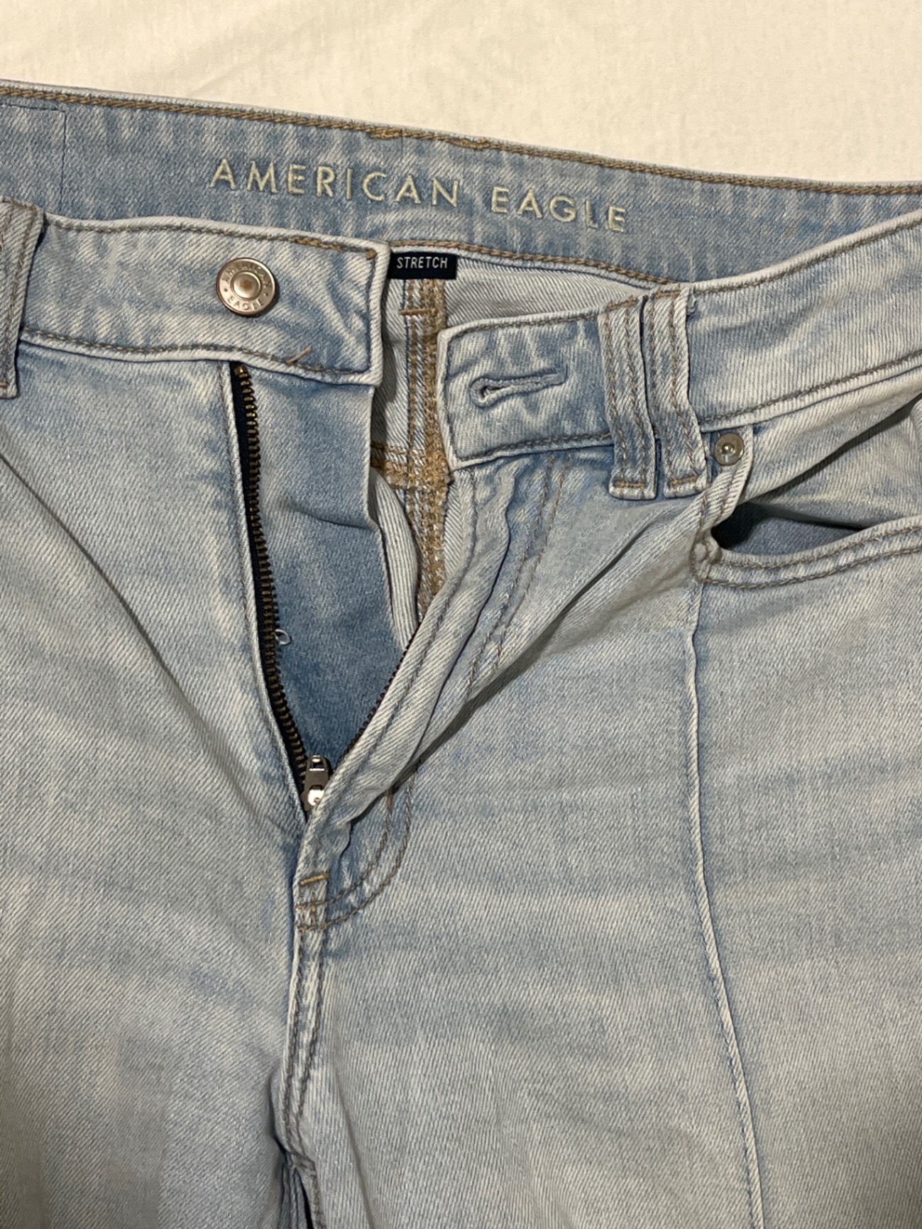 ג׳ינס תכלת American Eagle – אמריקן איגל יד שנייה בנמיז - Nemyz