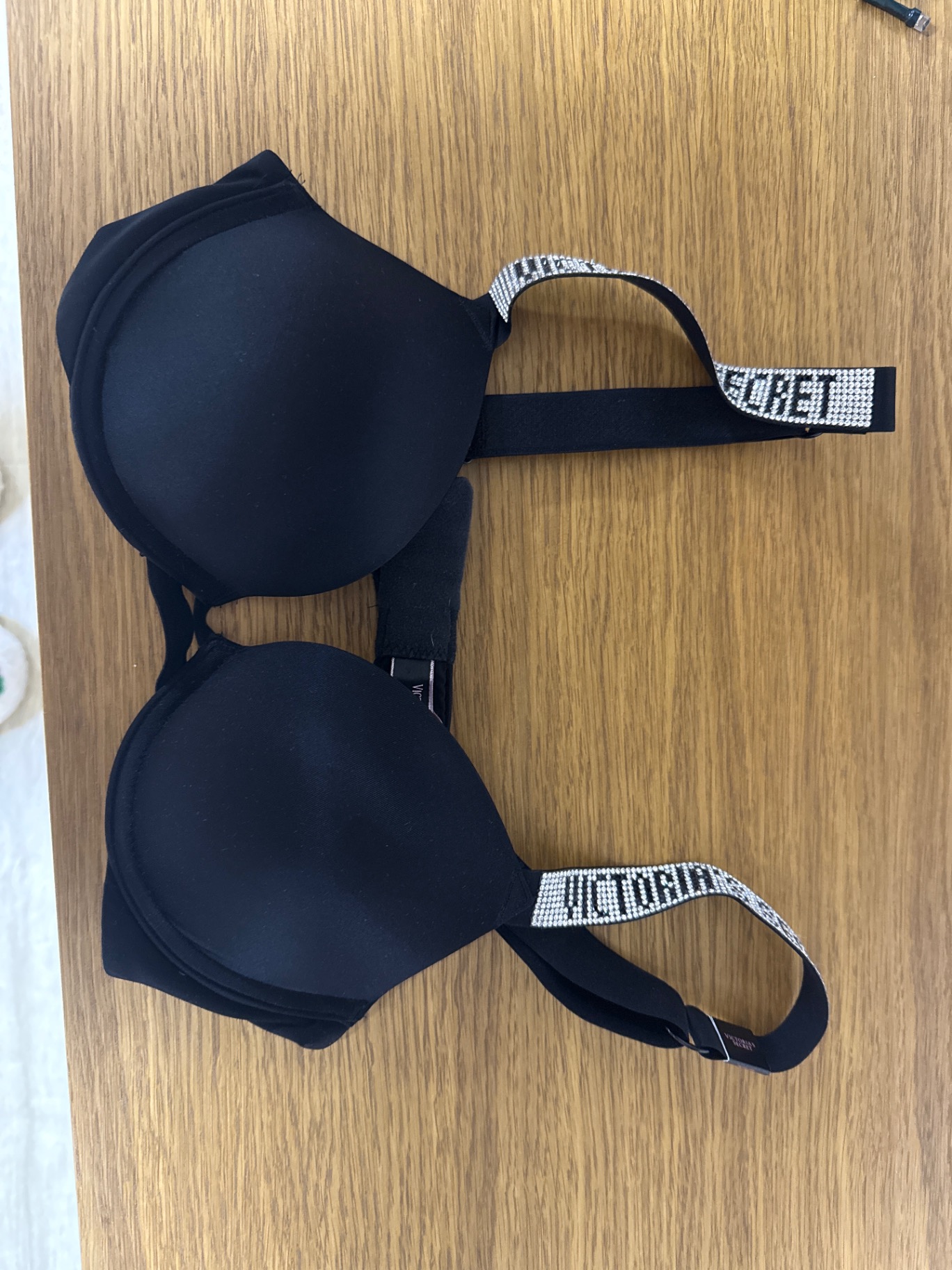 Victoria secret ויקטוריה'ס סיקרט – Victoria's Secret יד שנייה בנמיז - Nemyz