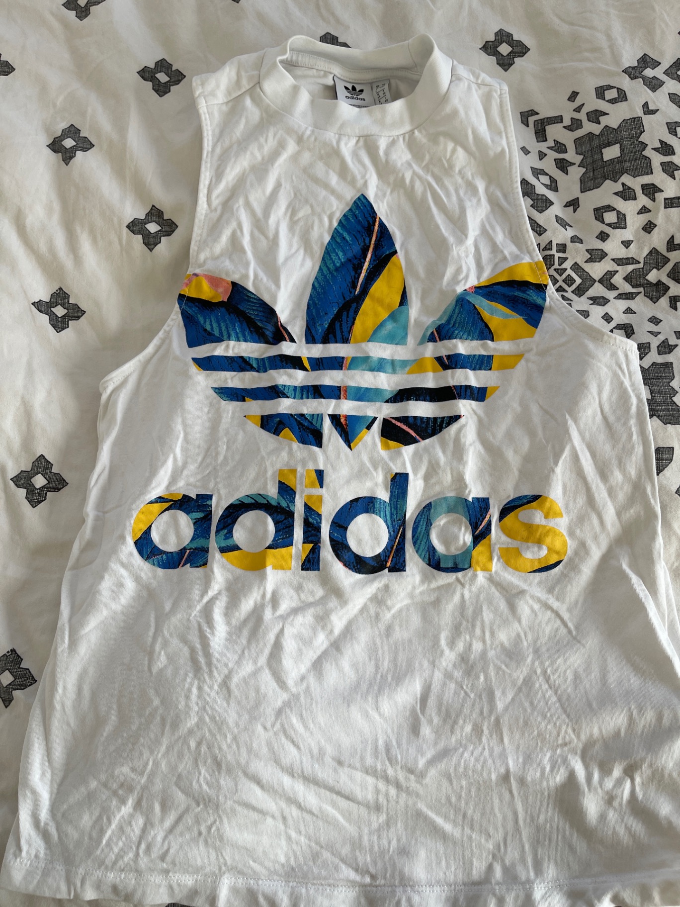 גופייה של אדידס Adidas – אדידס יד שנייה בנמיז - Nemyz
