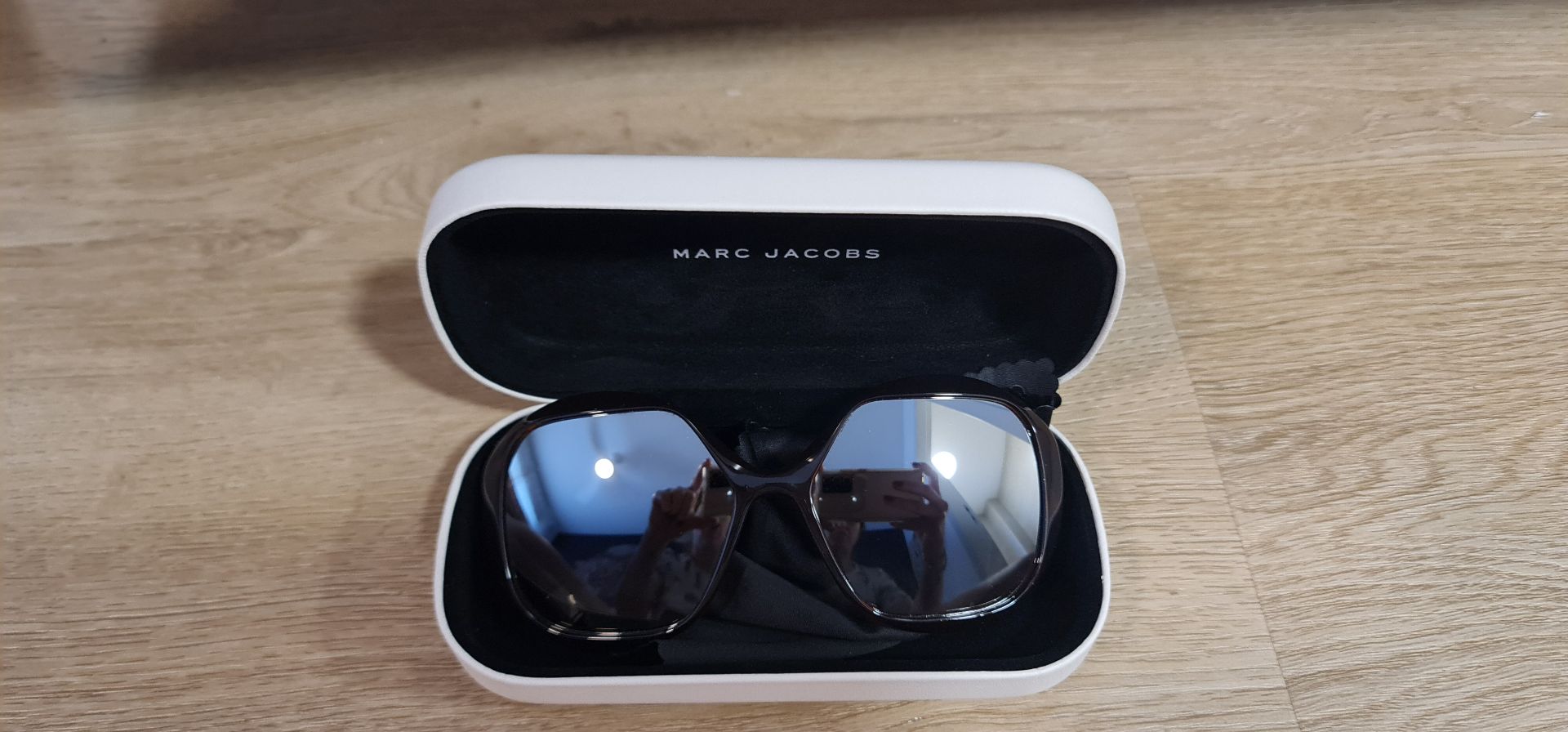 משקפי שמש מארק ג’ Marc Jacobs - מארק ג'ייקובס יד שנייה בנמיז - Nemyz