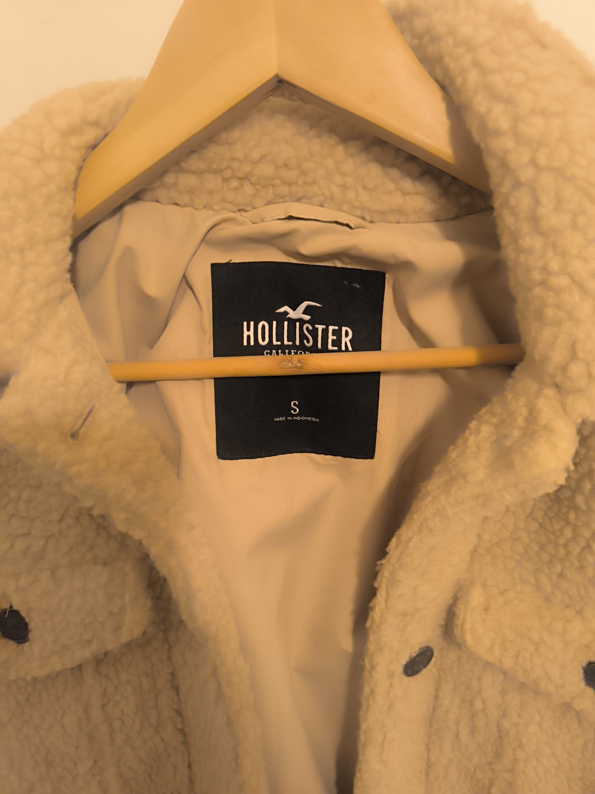 גקט הוליסטר Hollister - הוליסטר יד שנייה בנמיז - Nemyz
