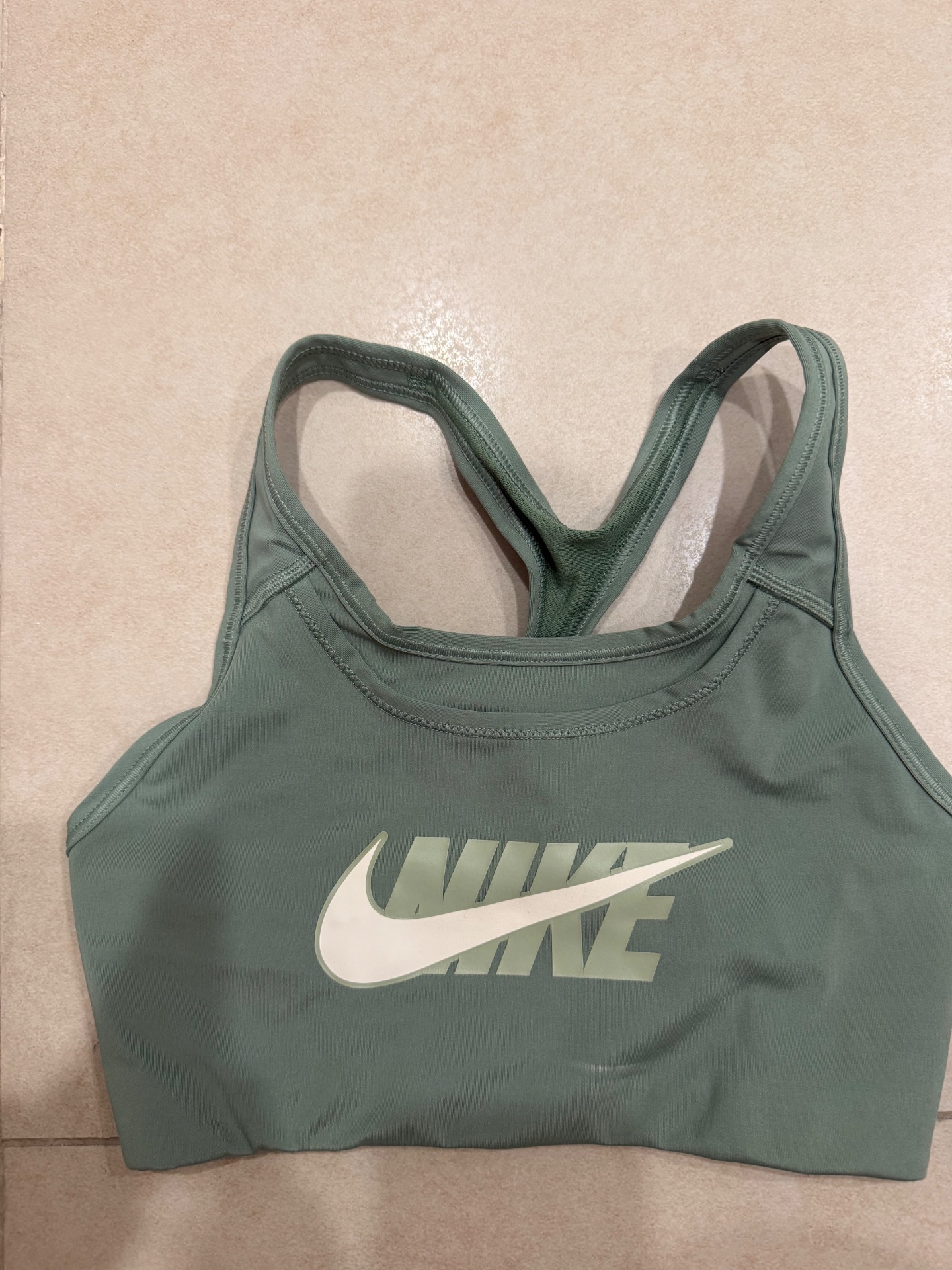 טופ נייק ירוק Nike - נייקי יד שנייה בנמיז - Nemyz